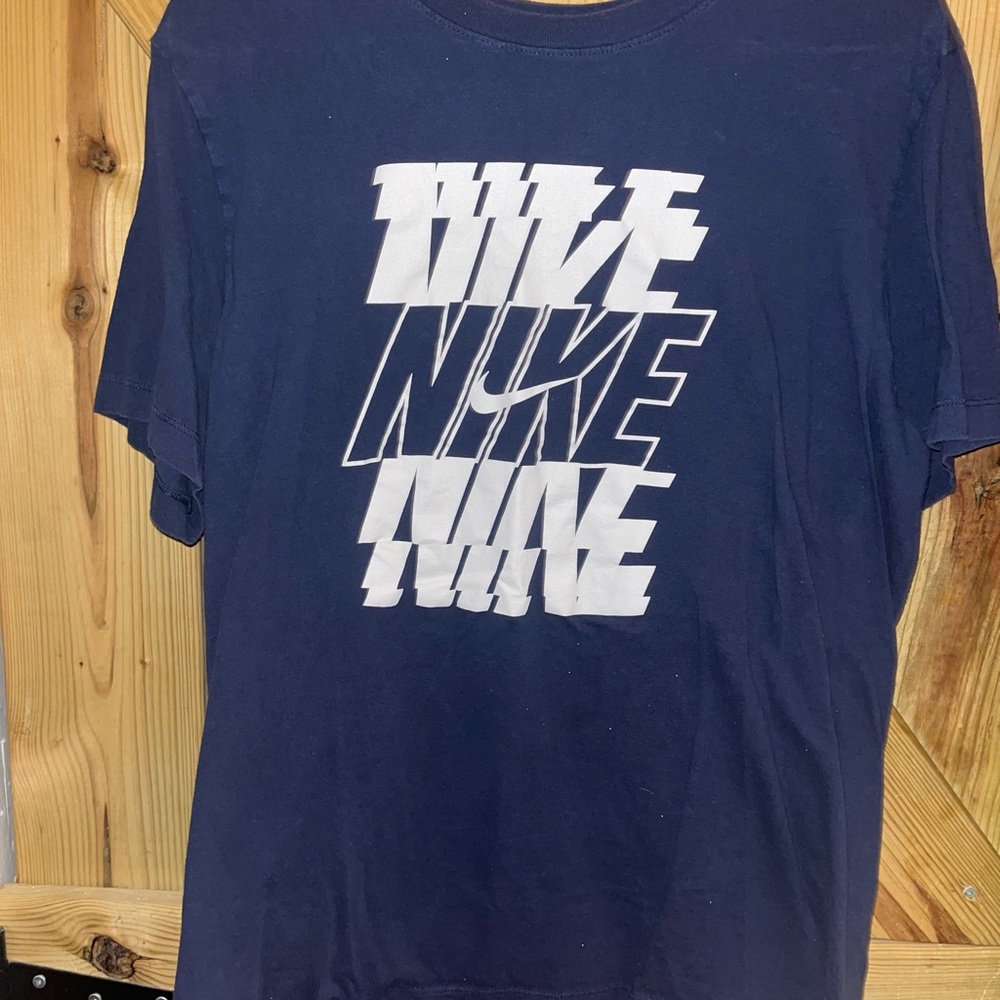 Nike Men's Dark Blue Graphic Tee